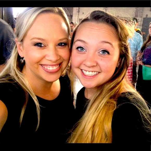 Meet your Posher, Sara - Picture 1 of 1